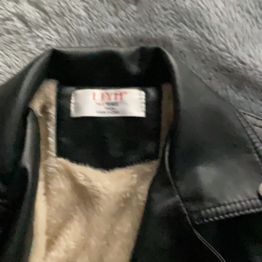 Levi's Black Jacket with Cream Interior - Picture 2 of 3